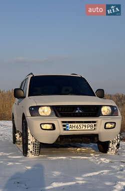 Внедорожник / Кроссовер Mitsubishi Pajero 2001 в 