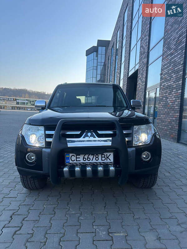Внедорожник / Кроссовер Mitsubishi Pajero 2008 в Черновцах