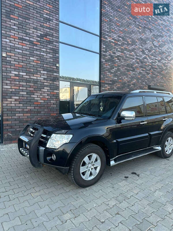 Внедорожник / Кроссовер Mitsubishi Pajero 2008 в Черновцах