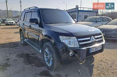 Внедорожник / Кроссовер Mitsubishi Pajero 2010 в 