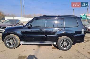 Внедорожник / Кроссовер Mitsubishi Pajero 2010 в 