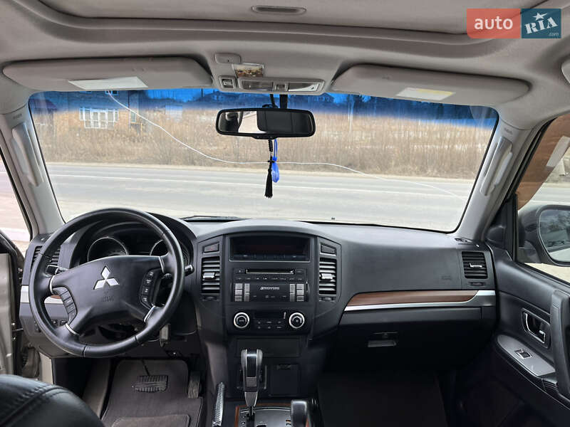 Внедорожник / Кроссовер Mitsubishi Pajero 2008 в Черновцах