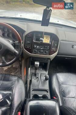 Внедорожник / Кроссовер Mitsubishi Pajero 2001 в 