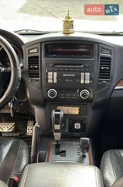 Внедорожник / Кроссовер Mitsubishi Pajero 2008 в 