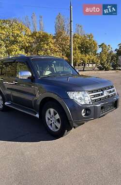 Внедорожник / Кроссовер Mitsubishi Pajero 2008 в 