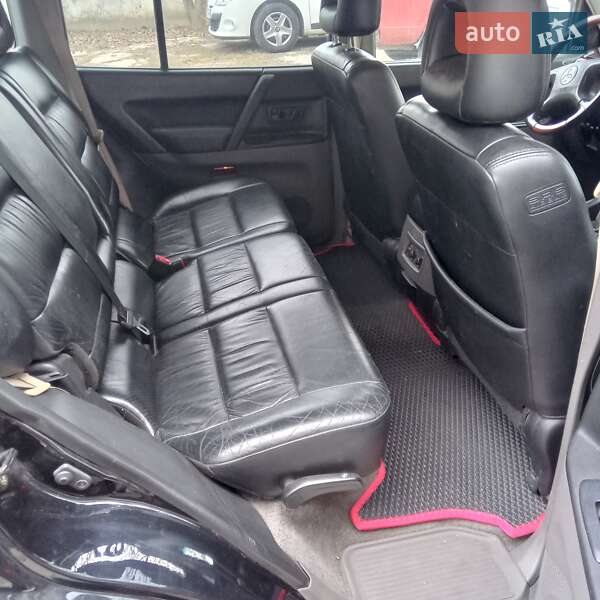 Позашляховик / Кросовер Mitsubishi Pajero 2006 в Києві