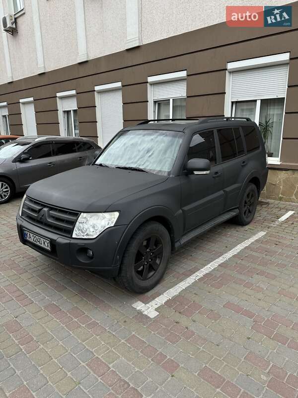 Позашляховик / Кросовер Mitsubishi Pajero 2007 в Києві