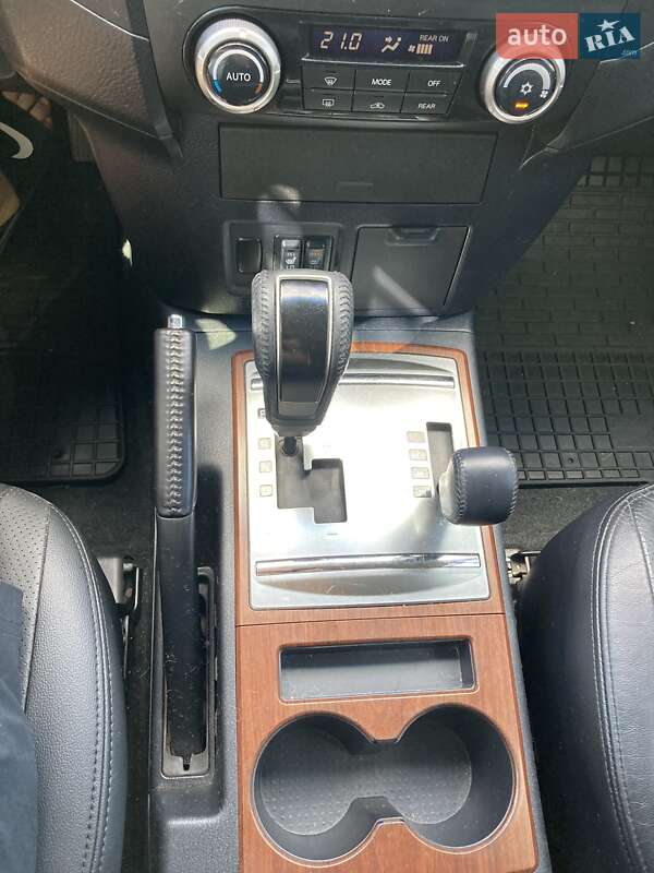 Внедорожник / Кроссовер Mitsubishi Pajero 2008 в Луцке