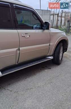 Внедорожник / Кроссовер Mitsubishi Pajero 2007 в 