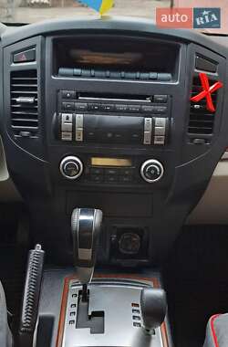 Внедорожник / Кроссовер Mitsubishi Pajero 2007 в 
