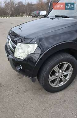 Внедорожник / Кроссовер Mitsubishi Pajero 2007 в 
