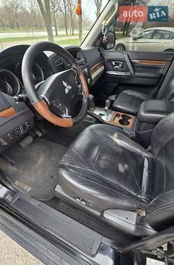 Внедорожник / Кроссовер Mitsubishi Pajero 2007 в 