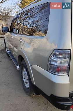Внедорожник / Кроссовер Mitsubishi Pajero 2007 в 