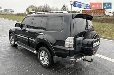 Внедорожник / Кроссовер Mitsubishi Pajero 2007 в 