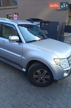 Позашляховик / Кросовер Mitsubishi Pajero 2007 в 