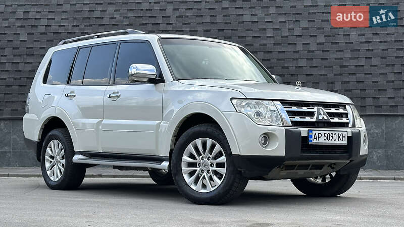 Позашляховик / Кросовер Mitsubishi Pajero 2008 в 