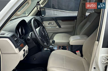 Позашляховик / Кросовер Mitsubishi Pajero 2008 в 