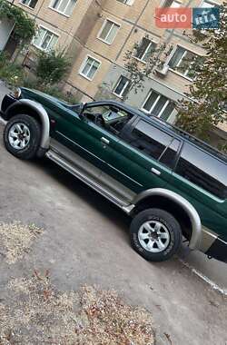 Внедорожник / Кроссовер Mitsubishi Pajero 2000 в 