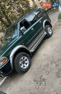 Внедорожник / Кроссовер Mitsubishi Pajero 2000 в 