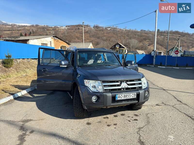 Внедорожник / Кроссовер Mitsubishi Pajero 2007 в Межгорье