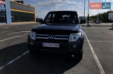 Позашляховик / Кросовер Mitsubishi Pajero 2010 в Києві