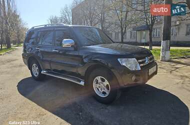 Внедорожник / Кроссовер Mitsubishi Pajero 2007 в 