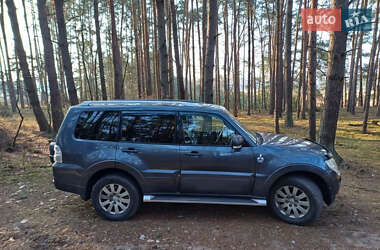 Позашляховик / Кросовер Mitsubishi Pajero 2008 в 