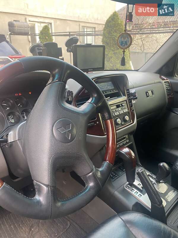 Внедорожник / Кроссовер Mitsubishi Pajero 2005 в Первомайске