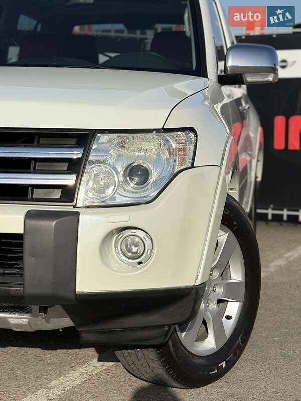 Позашляховик / Кросовер Mitsubishi Pajero 2008 в Києві