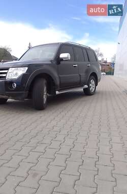 Внедорожник / Кроссовер Mitsubishi Pajero 2007 в 