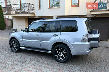 Внедорожник / Кроссовер Mitsubishi Pajero 2017 в 