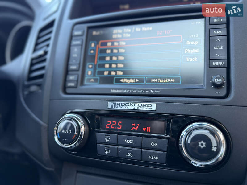 Внедорожник / Кроссовер Mitsubishi Pajero 2017 в Черновцах