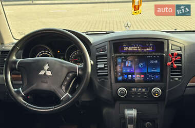 Внедорожник / Кроссовер Mitsubishi Pajero 2007 в 