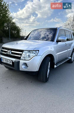 Внедорожник / Кроссовер Mitsubishi Pajero 2007 в 