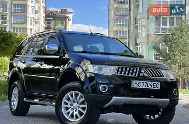 Позашляховик / Кросовер Mitsubishi Pajero 2011 в 