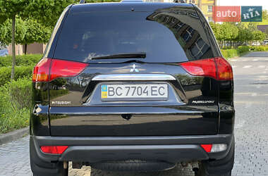 Позашляховик / Кросовер Mitsubishi Pajero 2011 в 