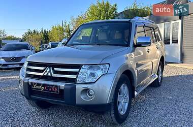 Внедорожник / Кроссовер Mitsubishi Pajero 2007 в 
