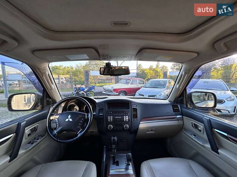 Внедорожник / Кроссовер Mitsubishi Pajero 2007 в Одессе
