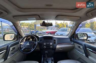 Внедорожник / Кроссовер Mitsubishi Pajero 2007 в 