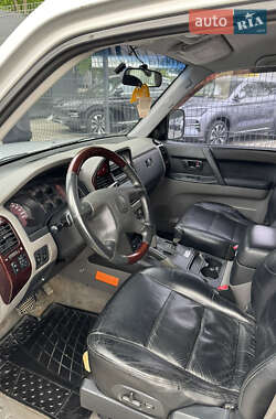 Внедорожник / Кроссовер Mitsubishi Pajero 2002 в 