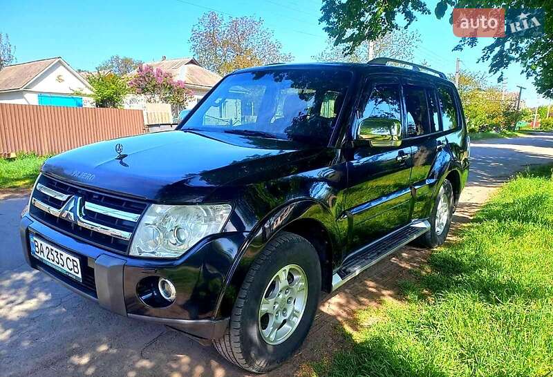 Позашляховик / Кросовер Mitsubishi Pajero 2008 в 