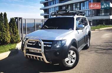Внедорожник / Кроссовер Mitsubishi Pajero 2007 в Одессе
