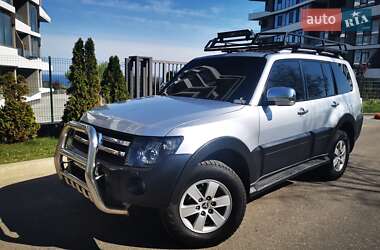 Внедорожник / Кроссовер Mitsubishi Pajero 2007 в 