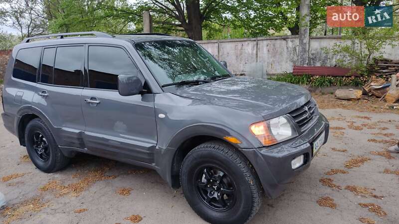 Mitsubishi Pajero 2001