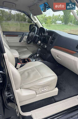 Внедорожник / Кроссовер Mitsubishi Pajero 2007 в 
