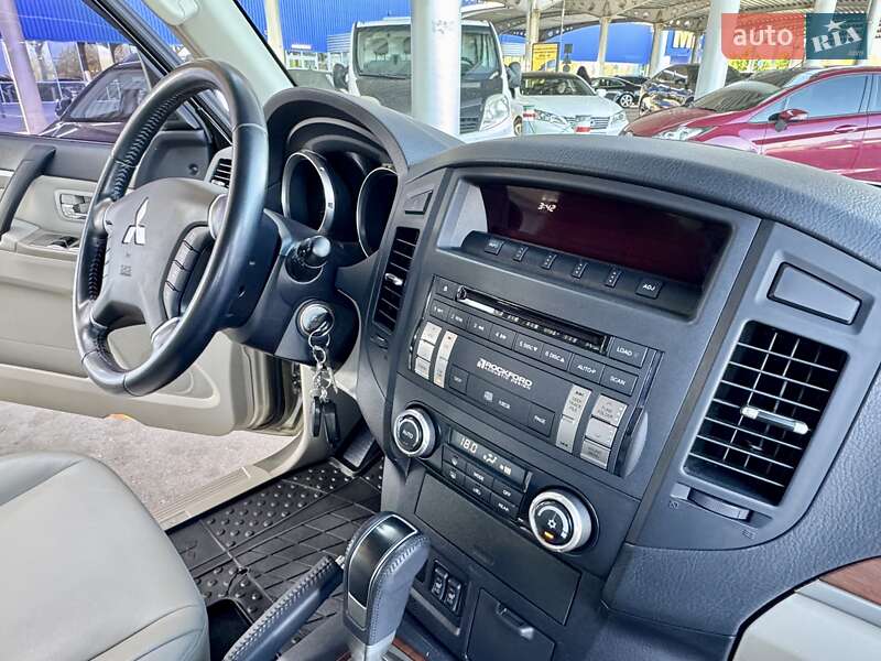 Позашляховик / Кросовер Mitsubishi Pajero 2008 в Дніпрі