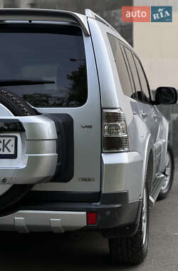 Внедорожник / Кроссовер Mitsubishi Pajero 2008 в 