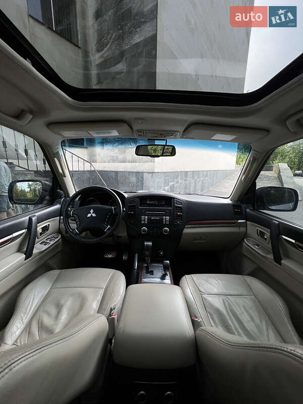 Внедорожник / Кроссовер Mitsubishi Pajero 2008 в Вольногорске