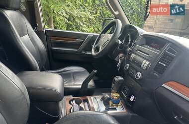 Позашляховик / Кросовер Mitsubishi Pajero 2008 в 