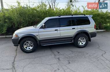 Позашляховик / Кросовер Mitsubishi Pajero 2003 в 
